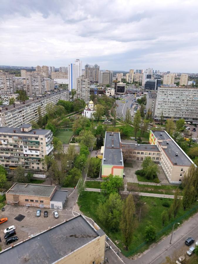 Studia Z Neimovirnim Kraevidom Bila M Livoberejna Apartment Kyiv Exterior photo